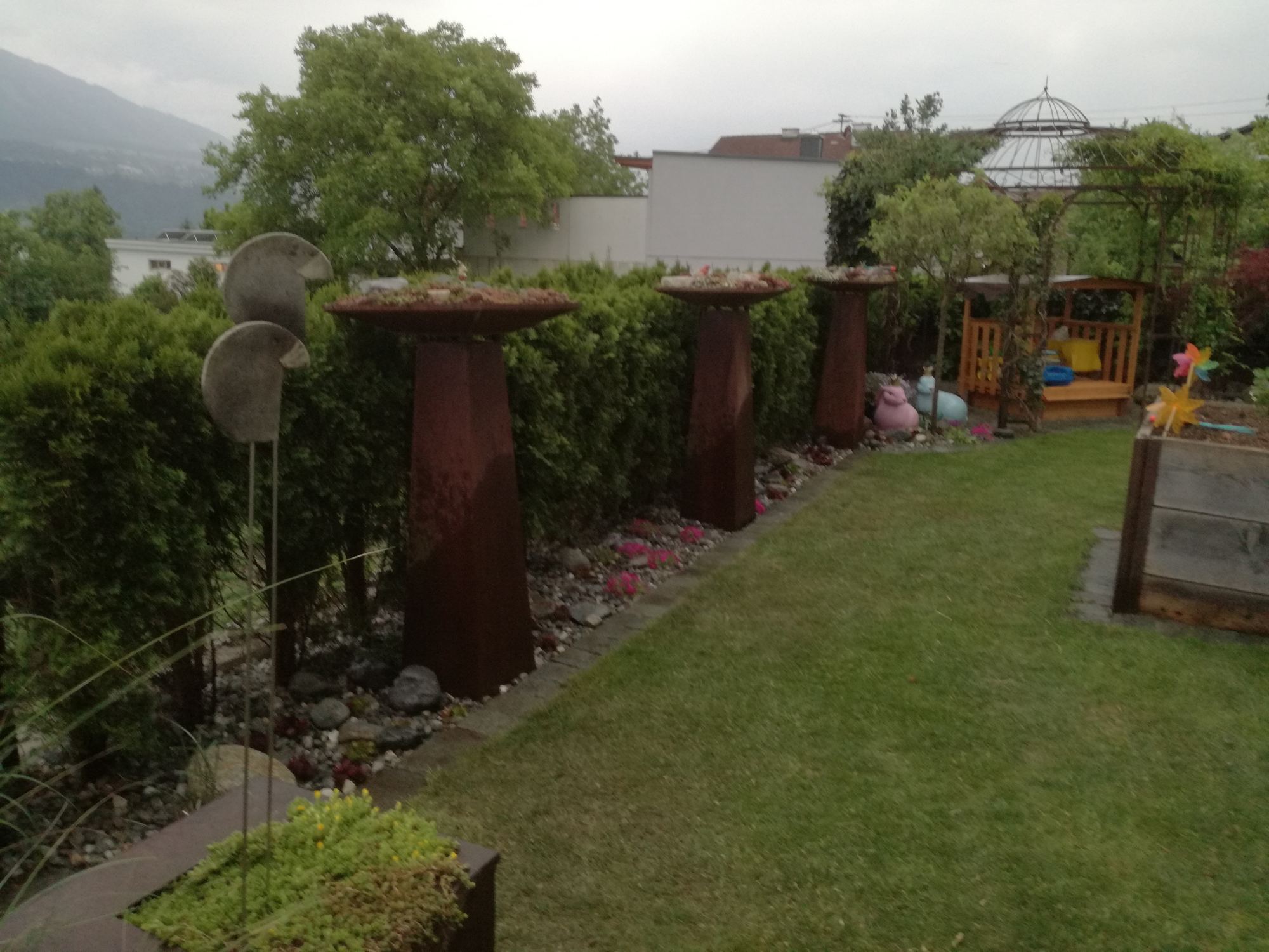 Skulpturen am Gartenweg