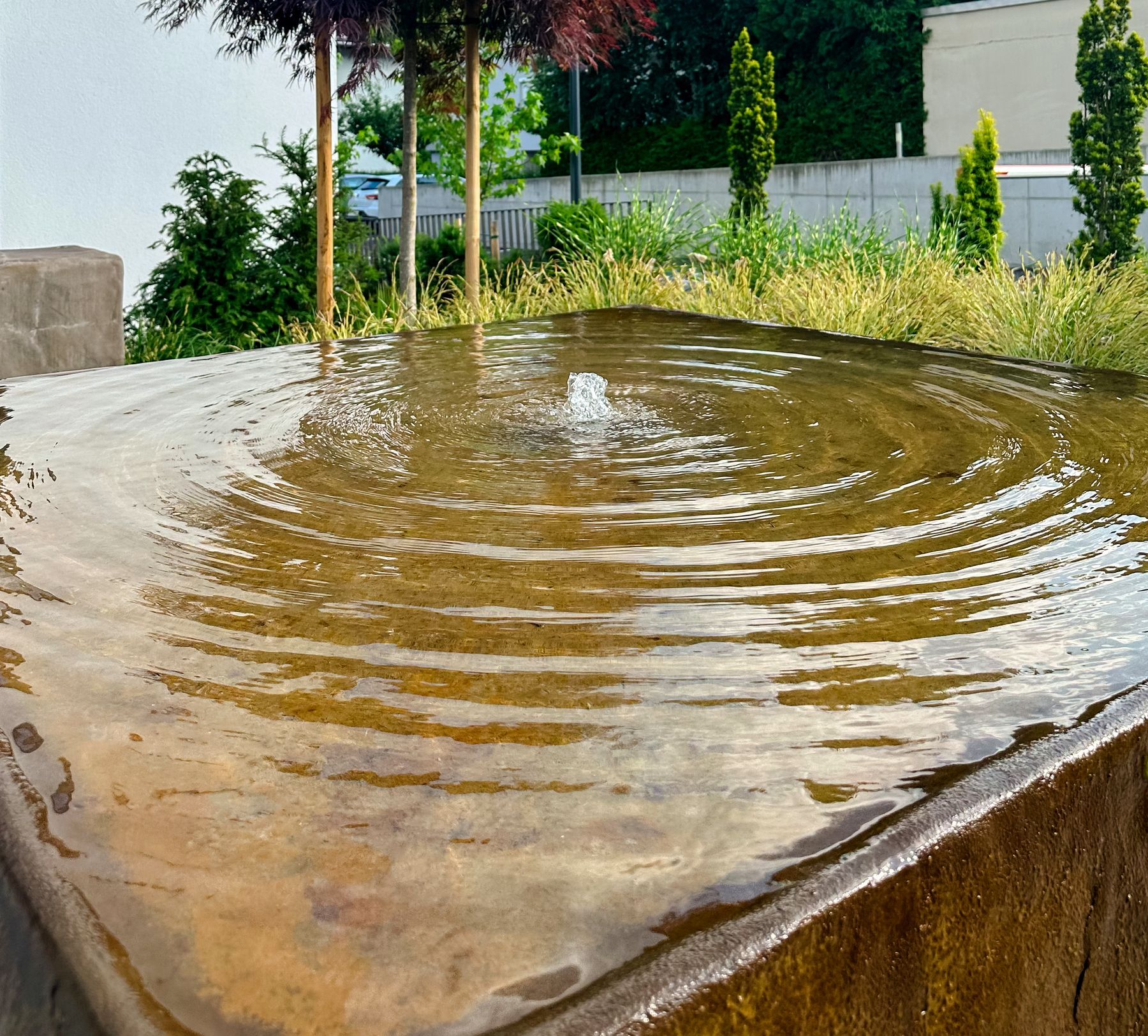 Wasseroberfläche eines Brunnenstücks